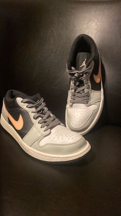 Air Jordan 1 low grey fog bleached coral men’s size 10