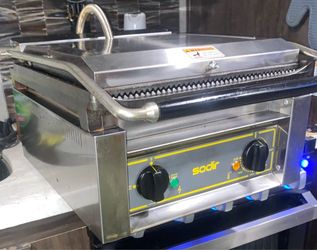 Panini Grill – Retail $1,800 – ONLY $350 (Firm) with local delivery included Excellent used condition  Removed from working environment   Heavy-duty c