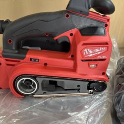 Milwaukee M18 FUEL 18-Volt Lithium-lon Cordless Belt Sander (Tool-Only)