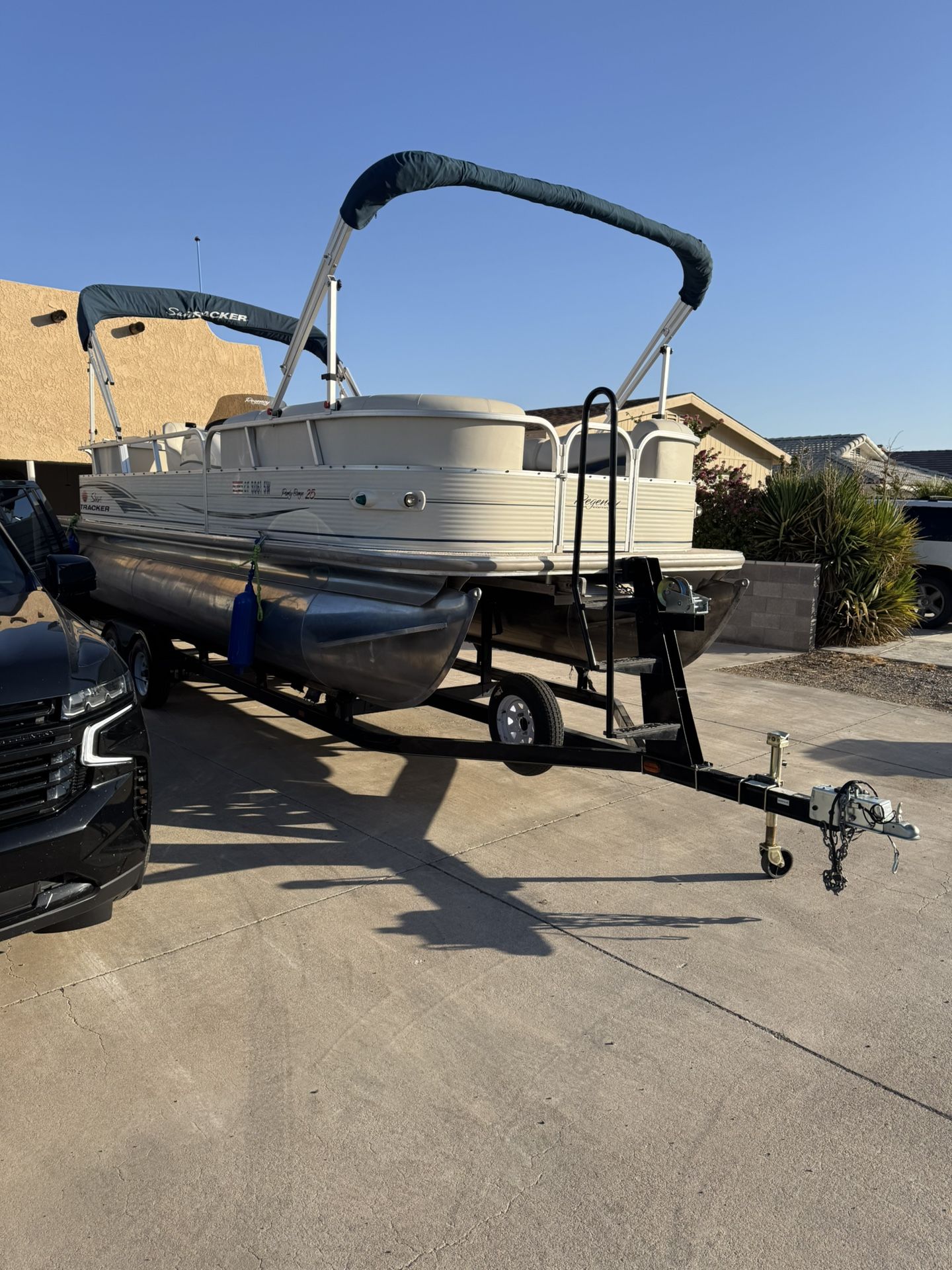 2006 Sun Tracker Pontoon