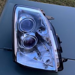 RH Passenger Right Headlight Headlamp Halogen 05-11 CADILLAC