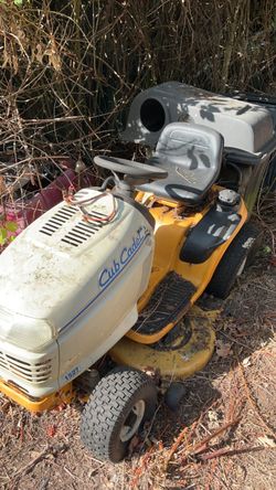 Riding lawnmower