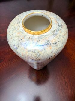 Beautiful Ceramic Table Top Vase