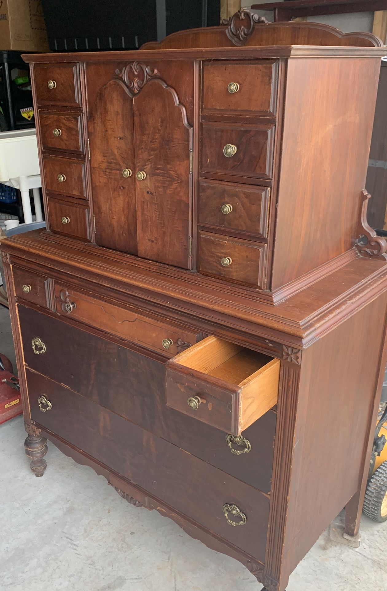Antique mahogany dresser