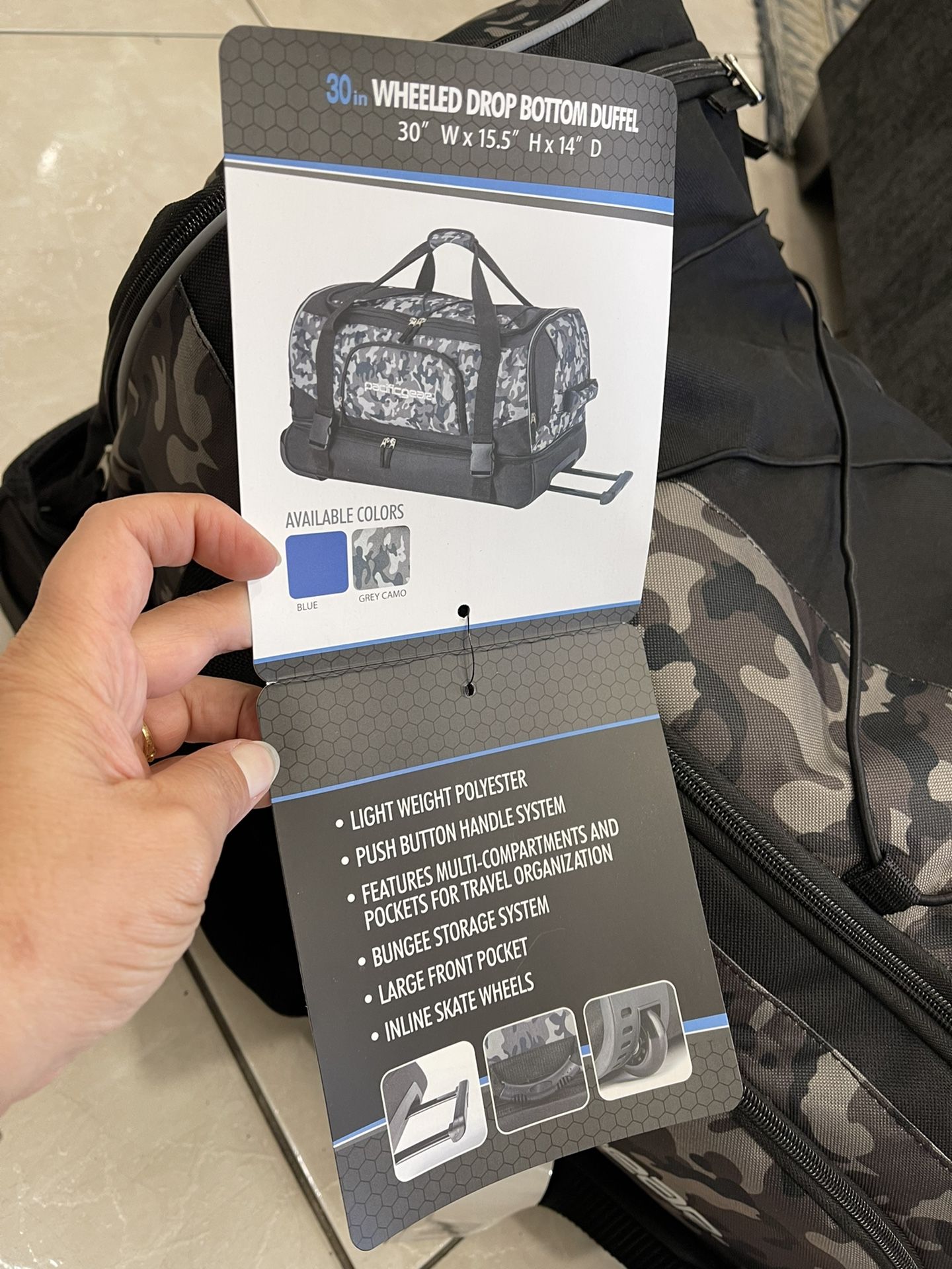 pacificgear 30-inch wheeled drop-bottom duffel bag