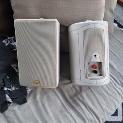 KLIPSCH OUTDOOR WIRED SPEAKERS