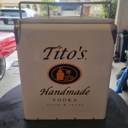 Tito's Vodka Cooler