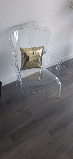 Clear Acrylic Ghost Chair