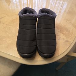 NWOT Go Boots 