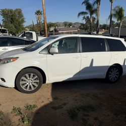 2014 Toyota Sienna