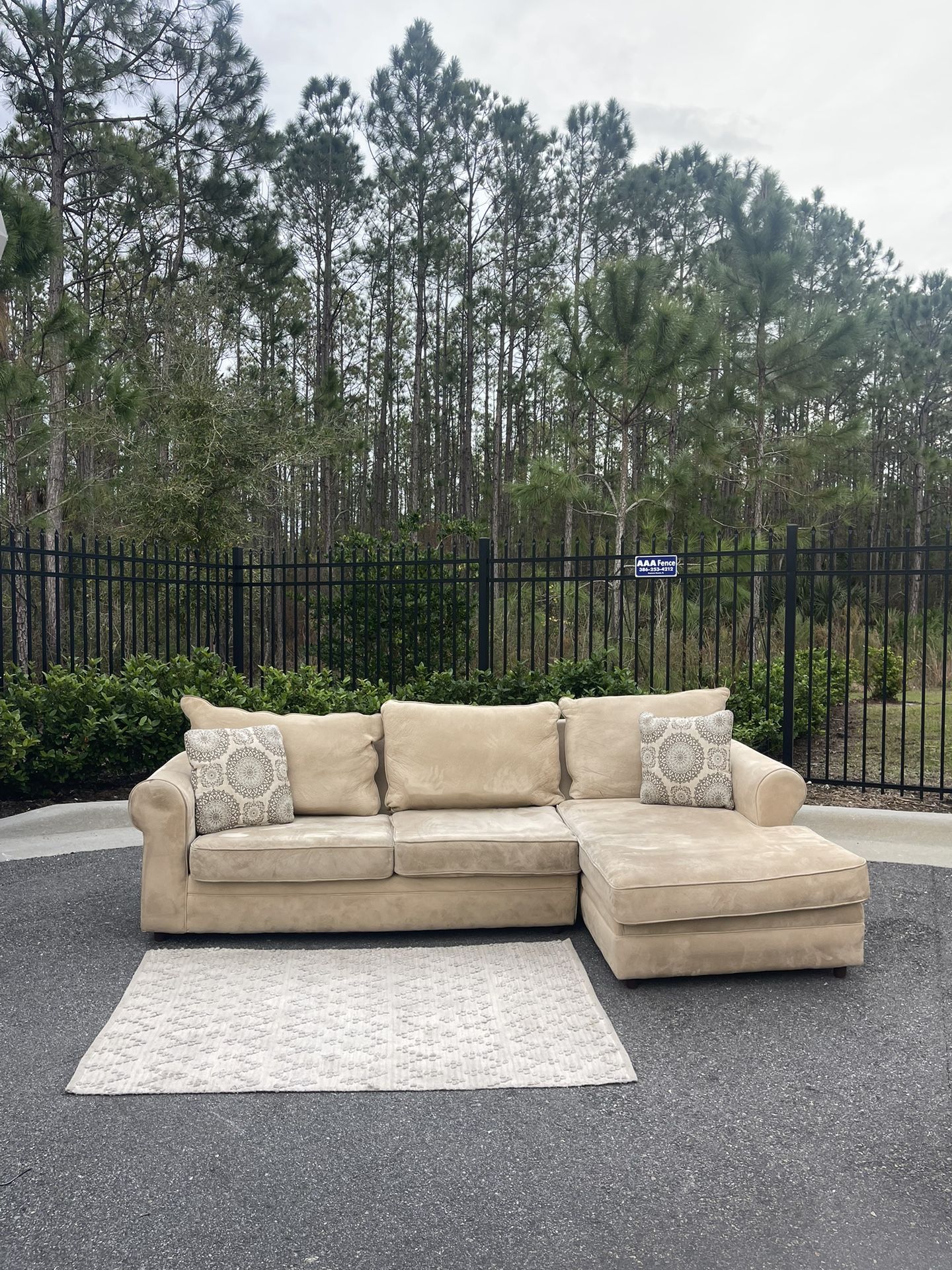 ✨Light tan Ashley furniture sectional with chaise lounge CAN DELIVER 🚚FOR A FEE! SEE DESCRIPTION!