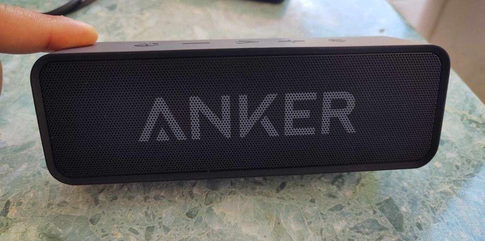 Anker SoundCore 2 Bluetooth speaker, micro-usb charging