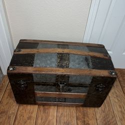 Antique Hump Back Trunk 