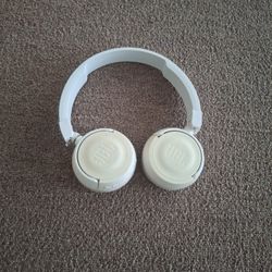 PICK UP TODAY! Jbl headphones 