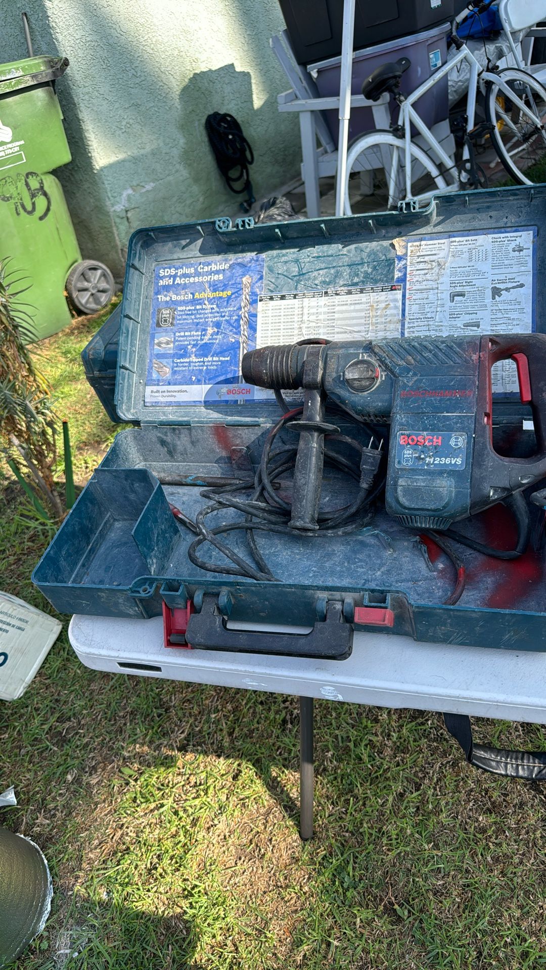 Bosch Chipper Hammer Drill