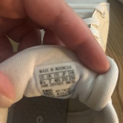 Woman’s Adidas 8.5 