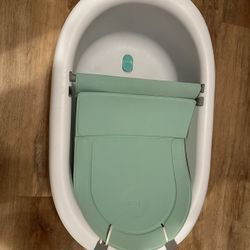 Frida baby Bath Tub