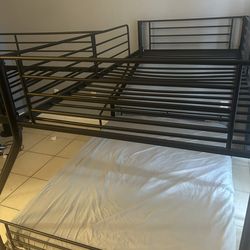 Dunk beds twin/ full size