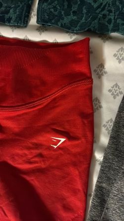 Gymshark sizes Small $19.99 Each , cada uno