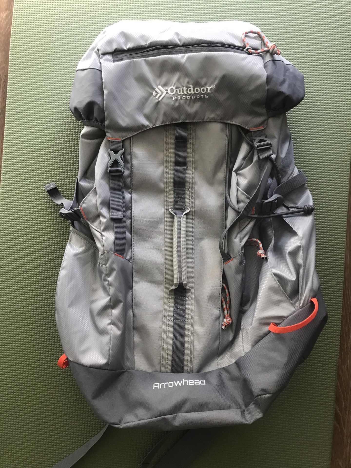 Arrowhead Hiking Backpack 47.5L NEW