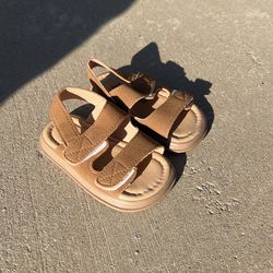 Cute Kids Sandals Size 2 Tan Beige
