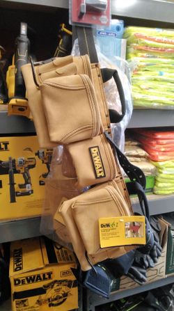 DEWALT 12 - POCKET CARPENTER'S SUEDE APRON