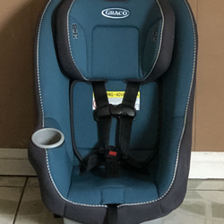 LIKE NEW GRACO CONVERTIBLE CAR SEAT!!!!