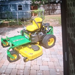 O Turn Lawnmower  John deer 