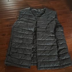 Uniqlo Buttoned Vest