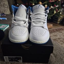Air Jordan 1 Mid SE