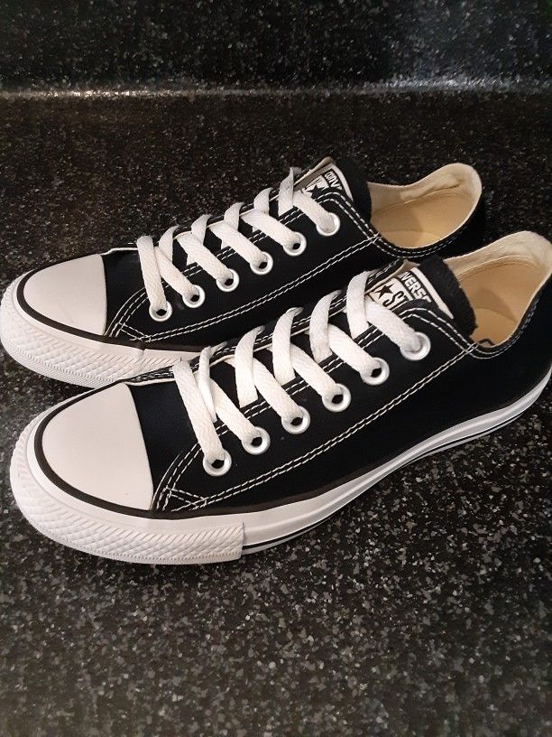 Converse womens 6.5 Like new 