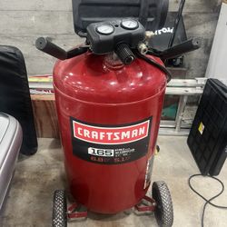 33 Gallon Craftsmant Air Compressor 