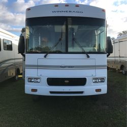 2003 Winnebago Sightseer