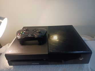 Xbox 1 W/ Controller 
