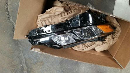 2018 toyota camry headlight