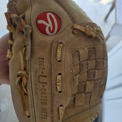 Size 12.5 Rawlings Softball/baseball