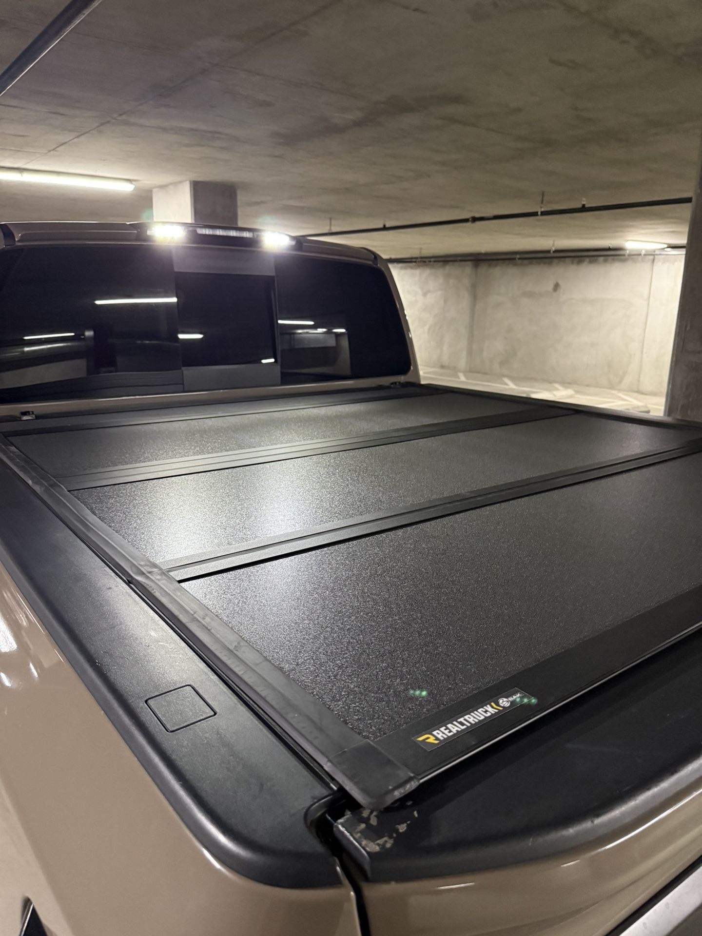 Nissan Titan Bakflip Mx4 tonneau Cover