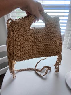 Crotchet crossbody