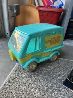 scooby doo mystery machine van