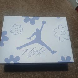 Jordan 4 Women's Size 11.5