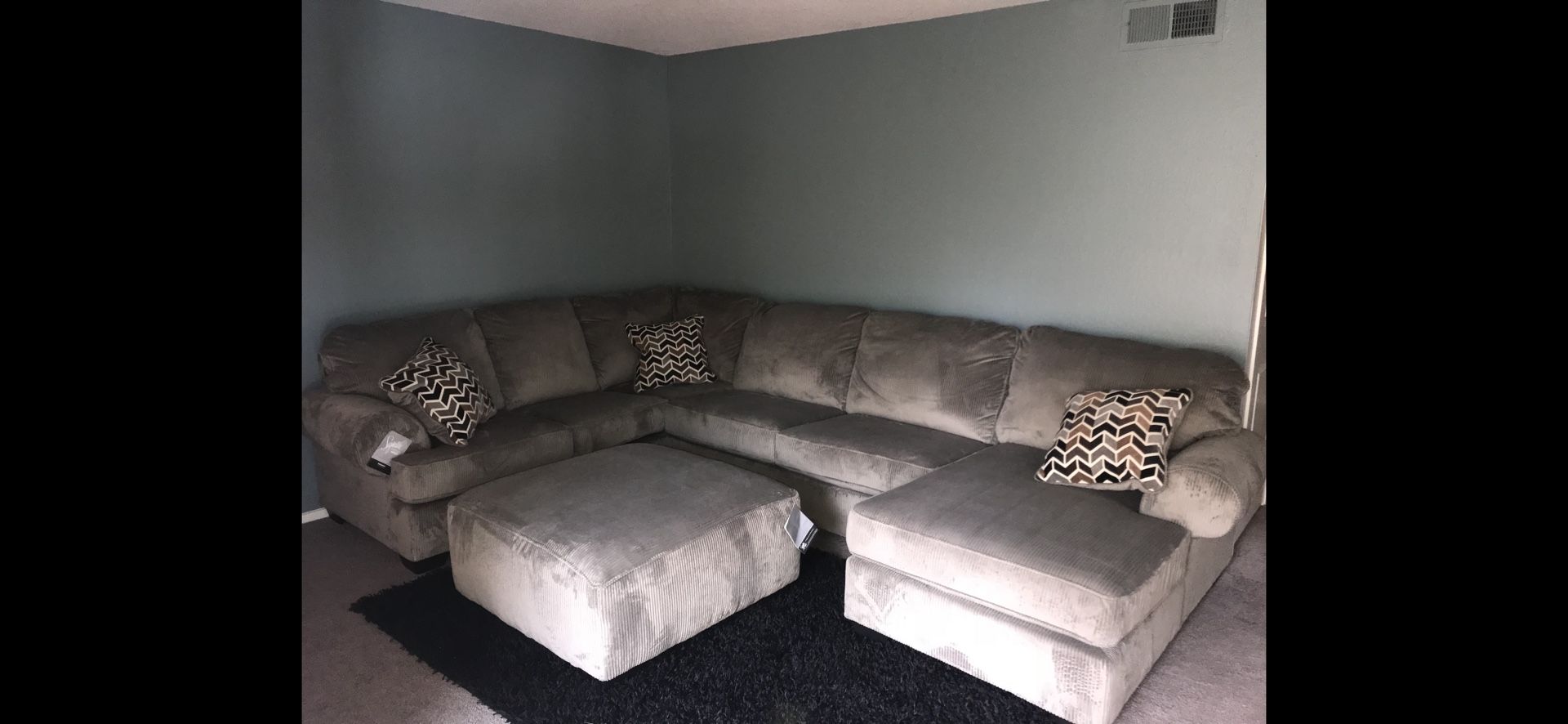 FREE!! Nice Used Furniture! Has To Go Before Noon 1/6/2024 for Sale in