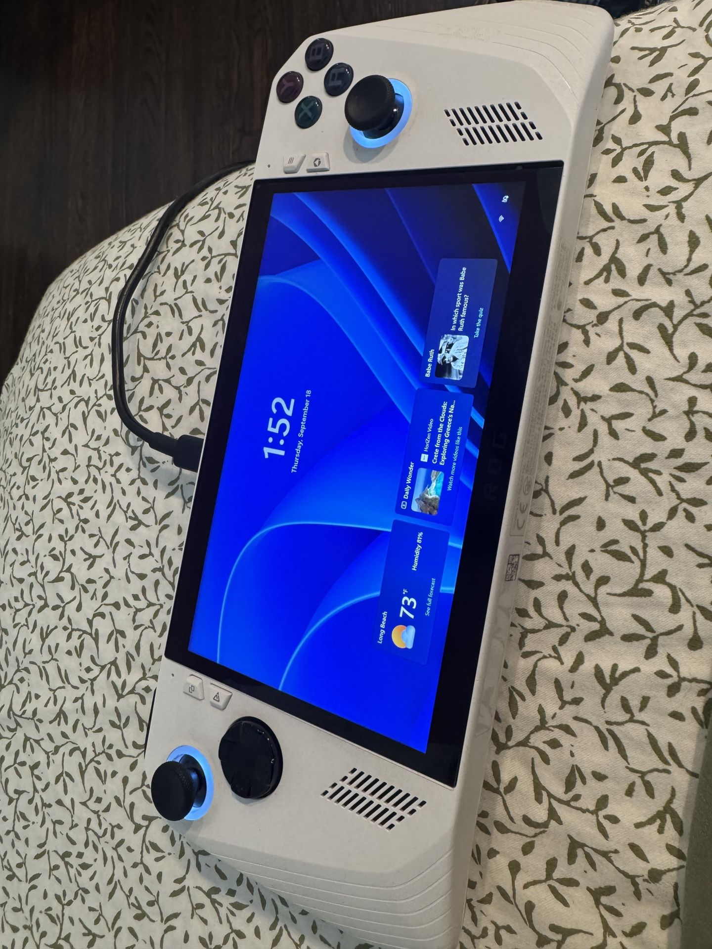 ASUS Rog Ally Z1 Extreme model