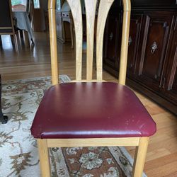 4 Dinning Room Chairs 