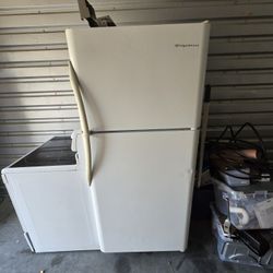 Frigidaire Refrigerator & Oven  SET