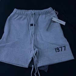 Essentials Shorts