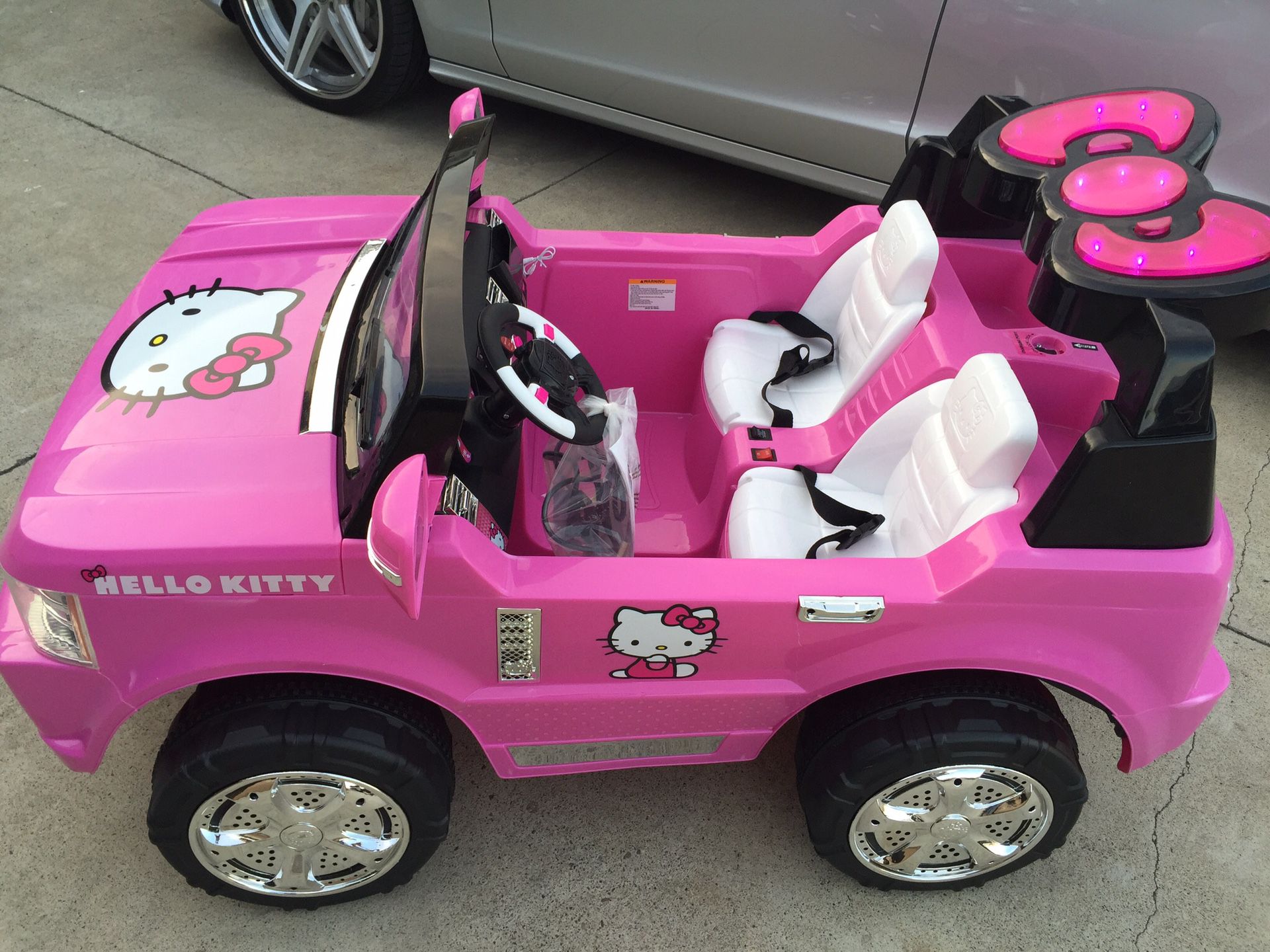 NEW CONDITION Hello Kitty SUV 12volt electric kids ride on cars power wheels  for Sale in Moreno Valley, CA - OfferUp