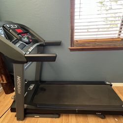 Horizon Fitness Treadmill With 12% Incline