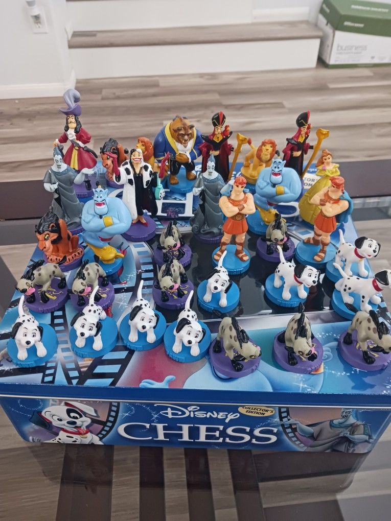 Woodfield Collection Chess Board for Sale in Katy, TX - OfferUp