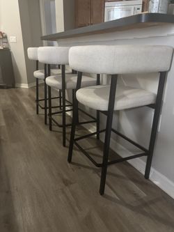3 Bar Stools