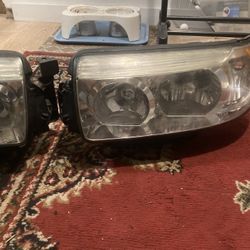 06 Subaru Forester  Headlights